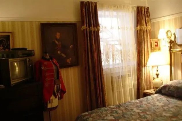 Standard Oda, 1 Büyük (Queen) Boy Yatak