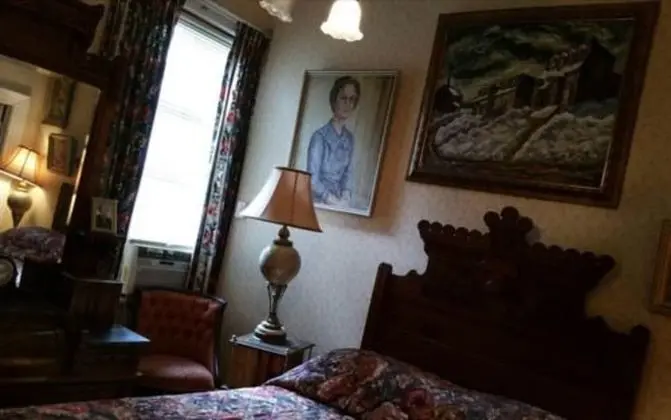 Standard Oda, 1 Büyük (Queen) Boy Yatak