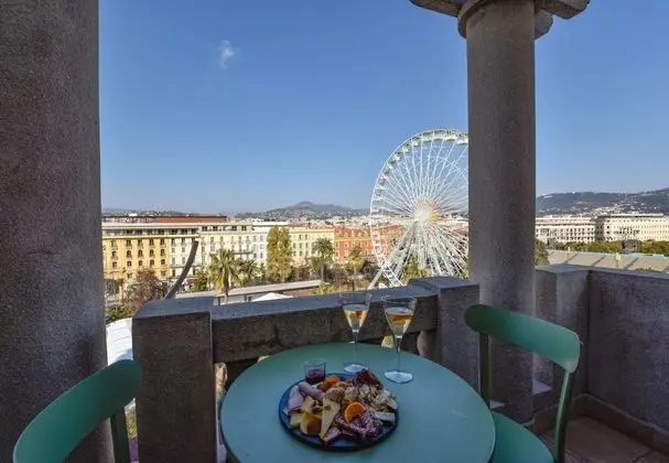 Tek Büyük veya İki Ayrı Yataklı Oda, Balkon, Bahçe Manzaralı