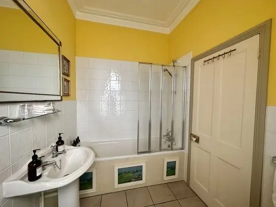 Tek Büyük Yataklı Oda, Banyolu/Duşlu (Alice Room)