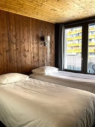 Tek Büyük veya İki Ayrı Yataklı Oda (Village view)