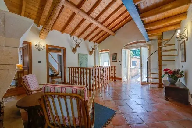 Family Villa, Birden Çok Yatak, Buzdolabı ve Mikrodalga, Bahçeli (Alberta's Liberty House With Pool)