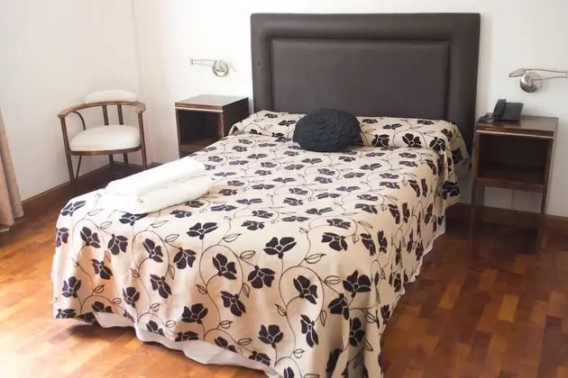 Standard Tek Büyük veya İki Ayrı Yataklı Oda, 1 Çift Kişilik veya 2 Tek Kişilik Yatak