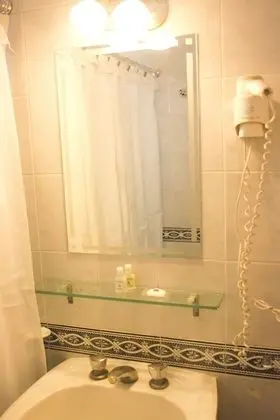 Standard Tek Büyük veya İki Ayrı Yataklı Oda, 1 Çift Kişilik veya 2 Tek Kişilik Yatak