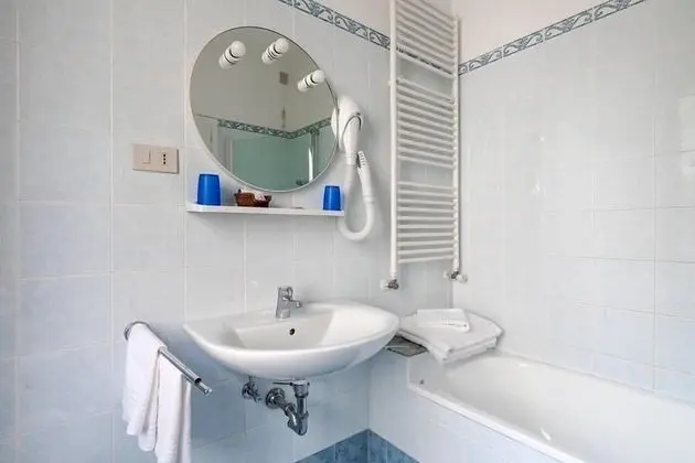 Büyük Yataklı Tek Kişilik Oda