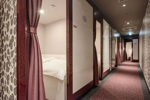 Deluxe Oda, Sadece kadınlar için (Cabin)