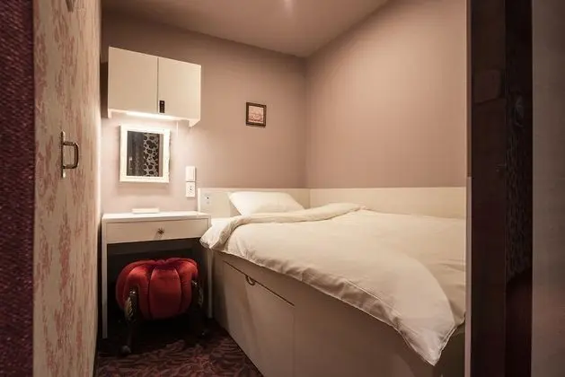 Deluxe Oda, Sadece kadınlar için (Cabin)