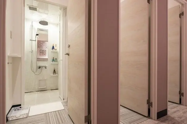 Deluxe Oda, Sadece kadınlar için (Cabin)