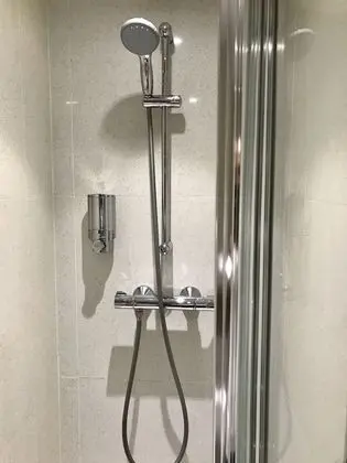 Standard Tek Büyük Yataklı Oda, Banyolu/Duşlu (The Rokxy )