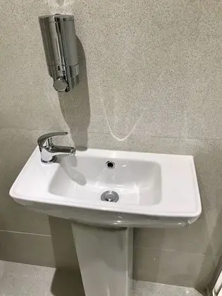 Standard Tek Büyük Yataklı Oda, Banyolu/Duşlu (The Rokxy )