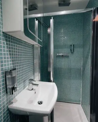 Standard Tek Büyük Yataklı Oda, Banyolu/Duşlu (The Rokxy )
