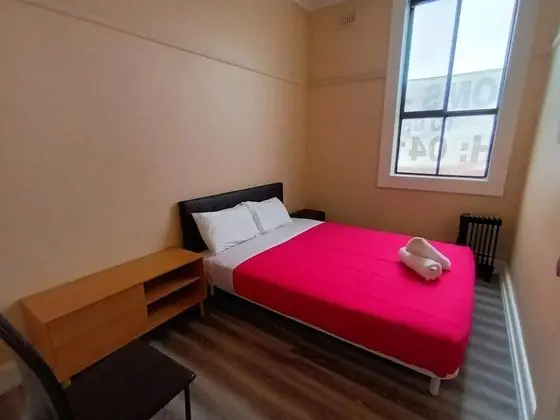 Economy Oda, 1 Büyük (Queen) Boy Yatak, Sigara İçilmez, Ortak Banyo