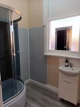 Economy Oda, 1 Büyük (Queen) Boy Yatak, Sigara İçilmez, Ortak Banyo