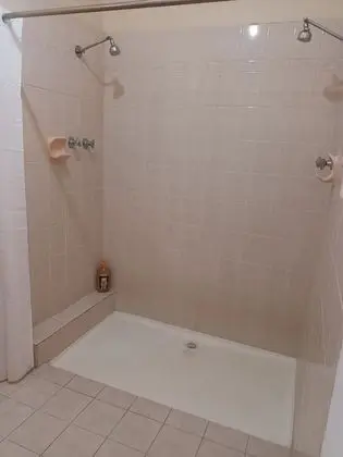 Economy Oda, 1 Büyük (Queen) Boy Yatak, Sigara İçilmez, Ortak Banyo