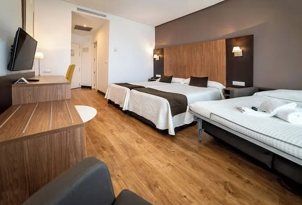 Standard Oda, Balkon, Şehir Manzaralı (2 Adults + 1 child)