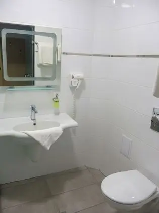 Tek Büyük veya İki Ayrı Yataklı Oda, Deniz Manzaralı