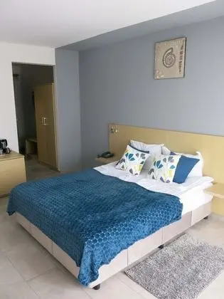 Tek Büyük veya İki Ayrı Yataklı Oda, Deniz Manzaralı