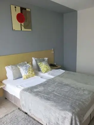 Tek Büyük veya İki Ayrı Yataklı Oda, Deniz Manzaralı