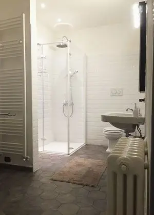 Family Apart Daire, Özel Banyo (External Shared Shower)
