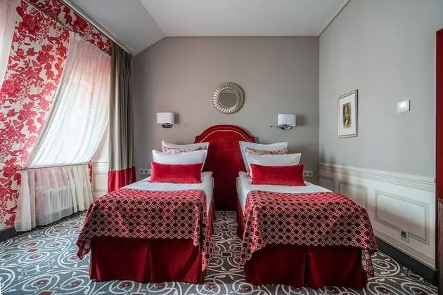 Comfort Tek Büyük veya İki Ayrı Yataklı Oda