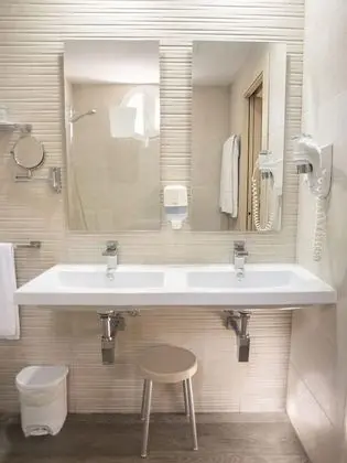 Üç Kişilik Oda (2 adults + 1 child)
