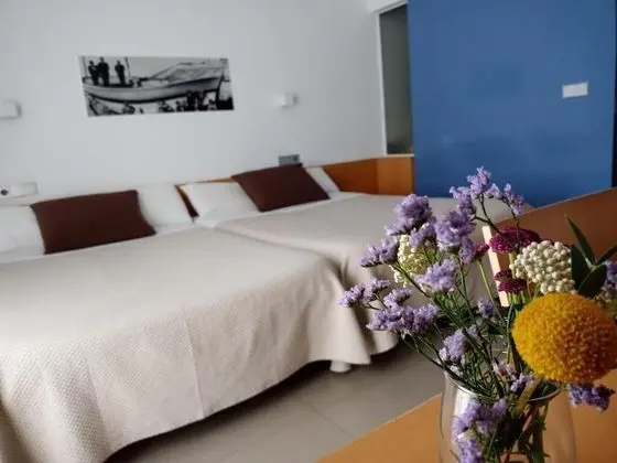 Comfort Tek Büyük veya İki Ayrı Yataklı Oda, Kısmi Deniz Manzaralı