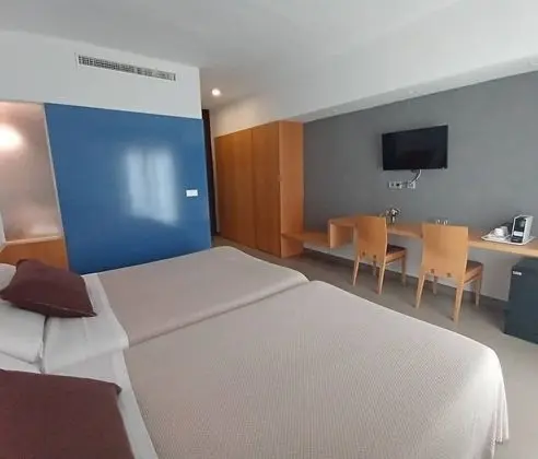 Comfort Tek Büyük veya İki Ayrı Yataklı Oda, Kısmi Deniz Manzaralı