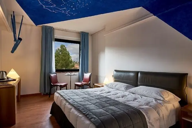 Comfort Tek Büyük veya İki Ayrı Yataklı Oda