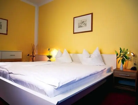 Tek Büyük veya İki Ayrı Yataklı Oda