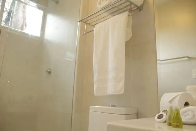 Tek Büyük Yataklı Oda, 2 Çift Kişilik Yatak