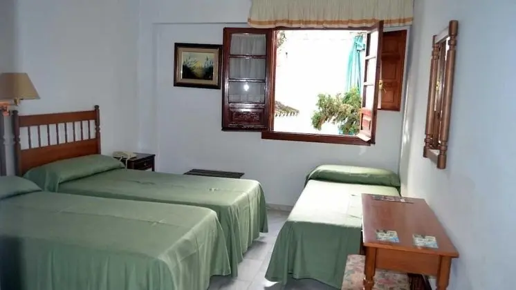 Standard Üç Kişilik Oda