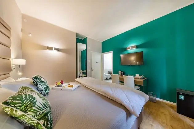 Design Tek Büyük veya İki Ayrı Yataklı Oda, Balkon
