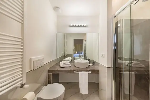 Design Tek Büyük veya İki Ayrı Yataklı Oda, Balkon