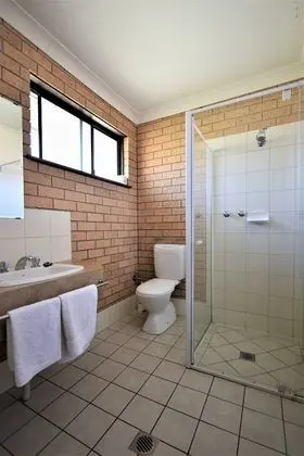 Standard Oda, 1 Büyük (Queen) Boy Yatak (Queen bedroom)