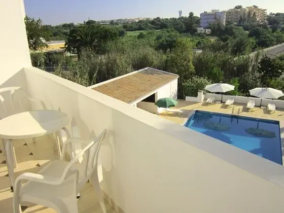 Family Oda, Balkon, Havuz Manzaralı