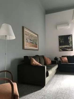 Üç Kişilik Oda, 1 Büyük (Queen) Boy Yatak ve Çekyat, Sigara İçilmez