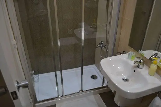 Standard Üç Kişilik Oda, Özel Banyo