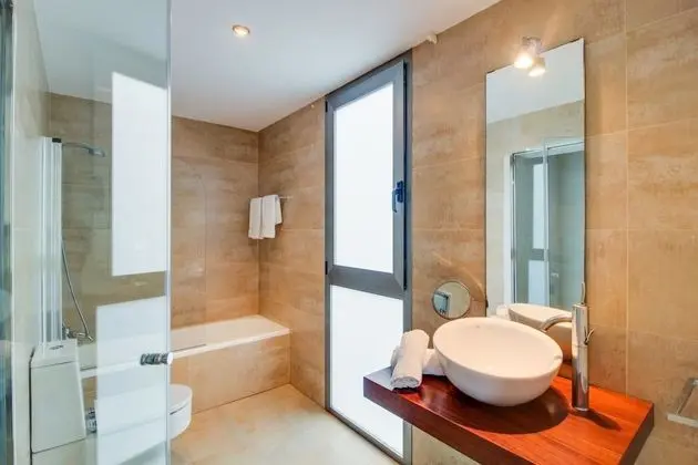 Villa, 5 Yatak Odası, Kişiye Özel Havuzlu, Deniz Manzaralı