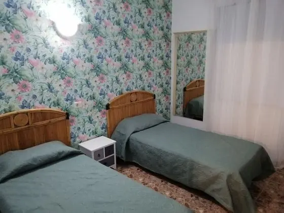 Tek Büyük Yataklı Oda, Ortak Banyo (Exterior)