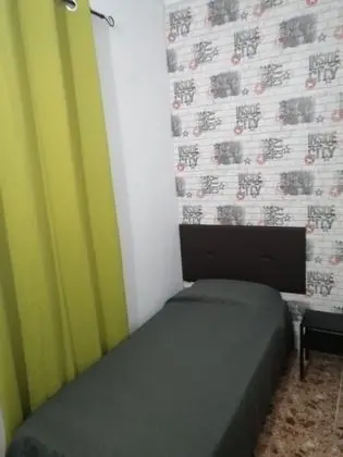 Tek Kişilik Oda, Ortak Banyo (Interior)