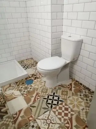 Tek Kişilik Oda, Ortak Banyo (Interior)