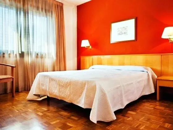 Comfort Tek Büyük veya İki Ayrı Yataklı Oda