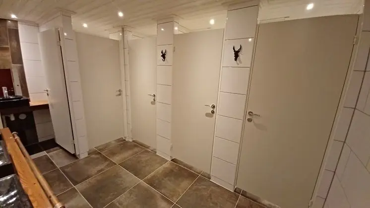 Basic Oda, Ortak Banyo