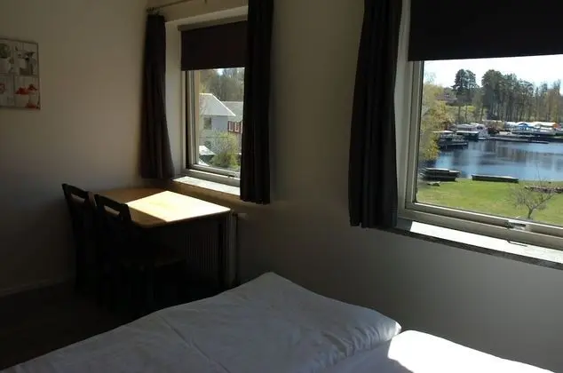 Standard Tek Büyük Yataklı Oda, 2 Tek Kişilik Yatak, Ortak Banyo, Göl Manzaralı