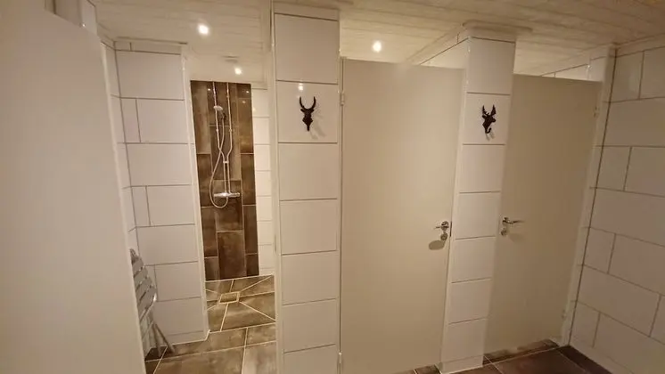 Standard Tek Büyük Yataklı Oda, 2 Tek Kişilik Yatak, Ortak Banyo, Göl Manzaralı