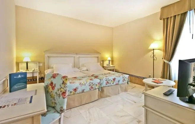 Standard Tek Büyük veya İki Ayrı Yataklı Oda