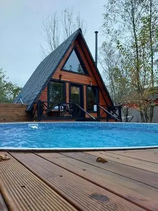 Orange Bungalov