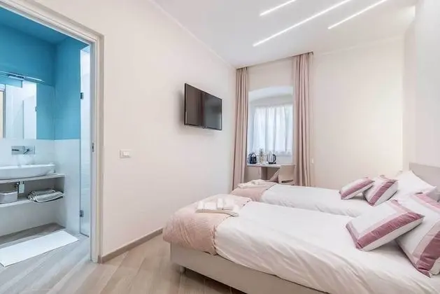 Tek Büyük veya İki Ayrı Yataklı Oda, Özel Banyo
