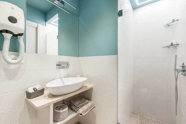 Tek Büyük veya İki Ayrı Yataklı Oda, Özel Banyo