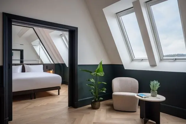 Almanac X Suite with Castle view